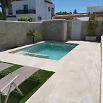 Ferienhaus La Orquidea Morada *